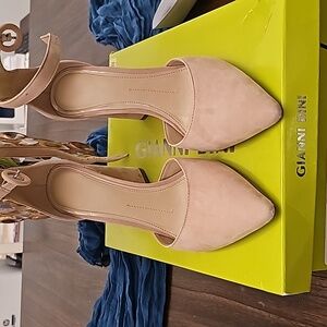 GB- Burning Sand block heel